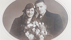 Svatební fotografie kronikáe a uitele Josefa ourka s manelkou Annou v roce...