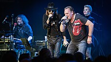 Koncert kapely J.A.R.v praské Lucern ped ohláenou pauzou na neurito (17....