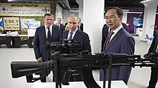 Ruský vicepremiér a vyslanec pro Dáln�východní federální okruh Jurij Trutn�v se...