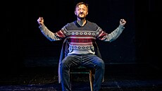 Petr Panzenberger v hodinovém monodramatu Perníká�. Za roli va�i�e a u�ivatele...