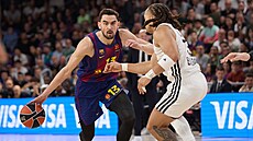 Tomá� Satoranský b�hem utkání s Bolo�ou.