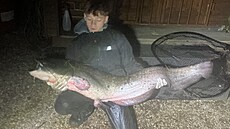 Tak velký sumec byl zatím nejv�t�ím Tomá�ovým úlovkem.