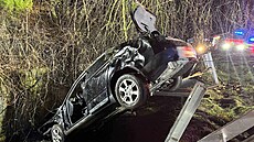 V Libouchci nedaleko Ústí nad Labem v noci sjelo osobní auto ze silnice I....