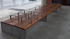 Dopravní terminál v He�manov� M�stci za 120 milion� korun vyu�ívá minimum...