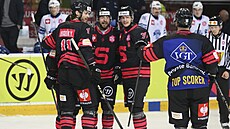 Hrái Sparty se radují z gólu na 3:1, který vstelil Mark Pysyk.