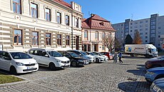 Centrum plné drobných obch�dk�, kde lidé po�ídí v�e pot�ebné. Takový model...