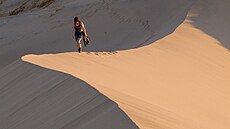 Kam za �supertichem�. Dunové pole Kelso v pou�ti Mojave. Tady usly�íte jen...