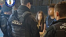 Patnáctiletá dívka stráníkm piznala, e pila vodku. Kdo ji naléval, vak...