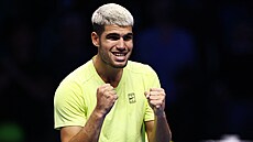 Carlos Alcaraz se raduje z vítzství na Turnaji mistr.
