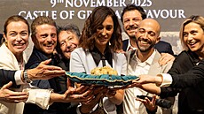 V Itálii se dra�il trojitý bílý laný�. (9. listopadu 2025)