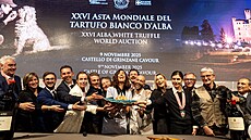 V Itálii se dra�il trojitý bílý laný�. (9. listopadu 2025)