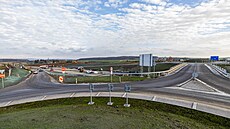 V polovin prosince se idim oteve tém 12kilometrový úsek D35 kolem Hoic...