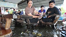 Zatopená restaurace v provincii Nakhon Pathom v Thajsku