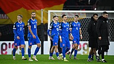 Zklamaní sloventí fotbalisté po poráce 0:6 na pd Nmecka.