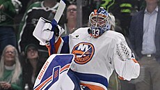 David Rittich v brán New York Islanders oslavuje,