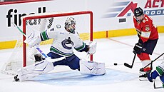 eskému brankái Jiímu Paterovi (Vancouver) zápas proti Florid nevyel.
