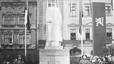 Stalin ve Cvikov� byl prvním v �eskoslovensku.