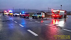 Na novém obchvatu nedaleko Rokycan havarovala v pond�lí ráno dv� vozidla....