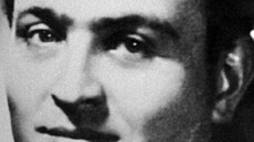 Ob�tí totalitní zv�le se stal i �tábní kapitán Josef Ku�era.