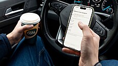 Ve chvíli, kdy zastavíte p�ed my�kou spole�nosti Shell, spustíte aplikaci a...