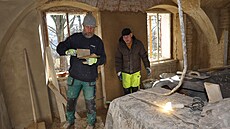 B�hem poslední leto�ní �ichty dobrovolníci pracovali na omítkách v nejstar�í...