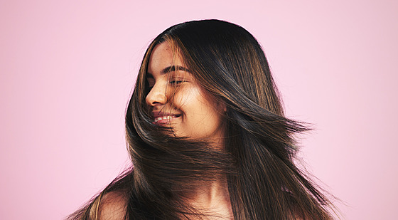 Air Power Smooth AS6400E je kartá�, který vlasy vysu�í, uhladí a tvaruje.