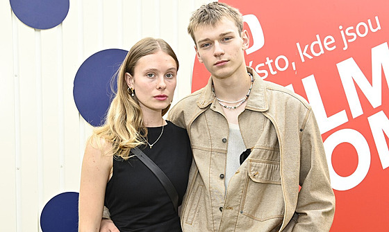 Josefína Pracha�ová a Tomas Sean P�eni�ka (Karlovy Vary, 2024)