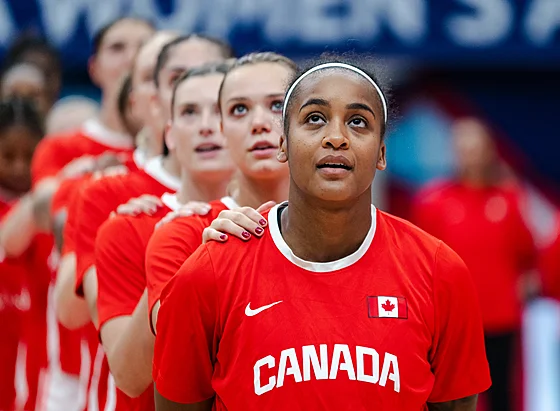 Shay Colleyová mezi spoluhrá�kami z kanadské reprezentace