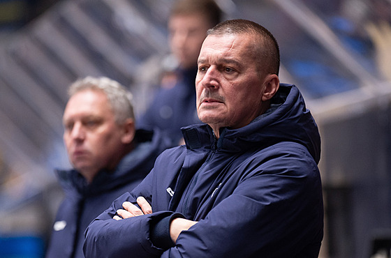 Asistent trenéra Zlína Richard Kapu� v zápase s Litom��icemi.