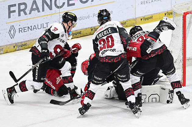 Hradec přemítá, co s hokejovým komplexem. Může i stavět na zelené louce