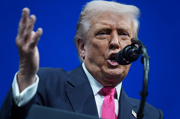 Musí si to nechat líbit, dal Trump Ukrajině lhůtu na mír. Evropští lídři si volali