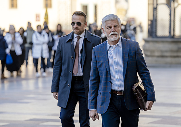 Slepý fond, nebo premiér bez portfeje? Jak Babiš volí mezi byznysem a politikou