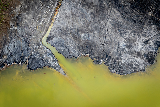 Tuny uhlí navždy zaplaví voda. Unikátní pohled do lomu ČSA