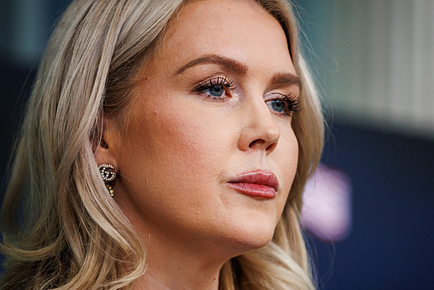 Hrozný make-up. Sítě baví i rozděluje trend, který si utahuje z fanynek MAGA