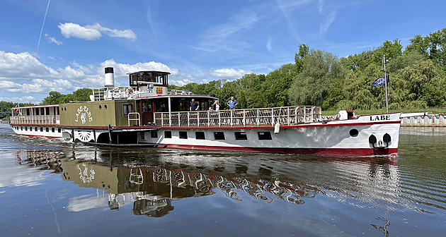 Historický kolesový parník, na kterém si budou moci lidé uít adventní plavby.
