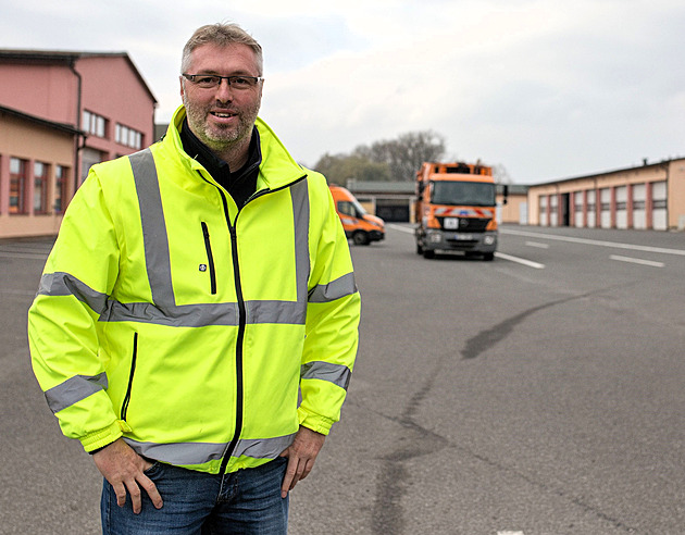 Martin Voický, provozní technik ze Stediska správy a údrby dálnic (SSÚD) v...