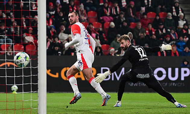 Slavia - Bohemians 3:1, stateční hosté dali gól pozdě. Vršovické derby pro favorita