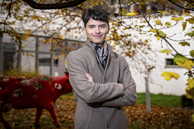 Zavolá vám hlas a zní jako příbuzný. Čech v USA pomáhá zabránit zneužití umělé inteligence