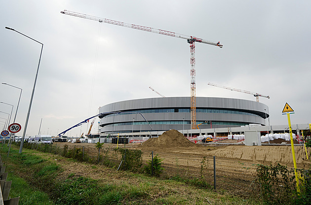 Hala v Miláně? Nevím, jak si to představují, řekl Rulík k táhlé stavbě. Je ale optimista