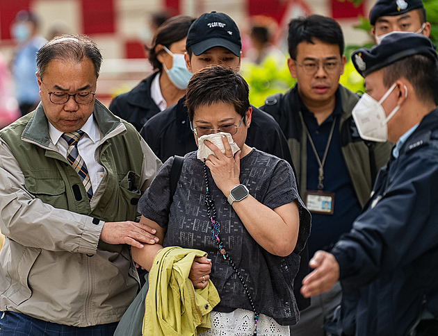Tragická bilance požáru v Hongkongu: mrtvých je už 94, dvě stovky se pohřešují