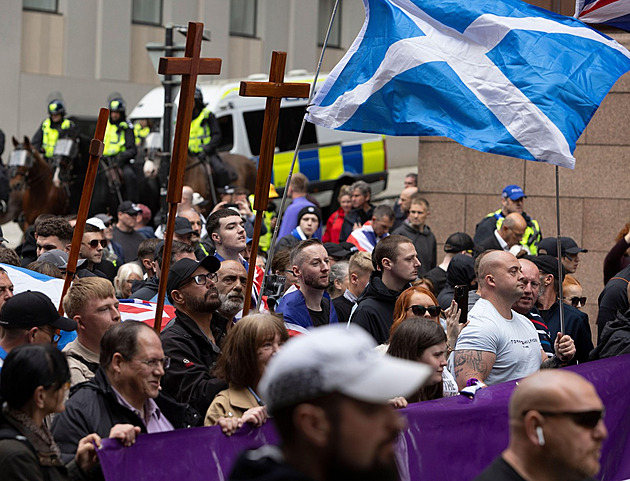Náboženství na Západě roste. Věřících přibylo díky mladým mužům a migrantům
