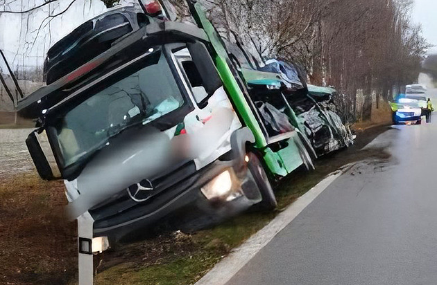 Kamion pevejc auta havaroval u Libjovic.