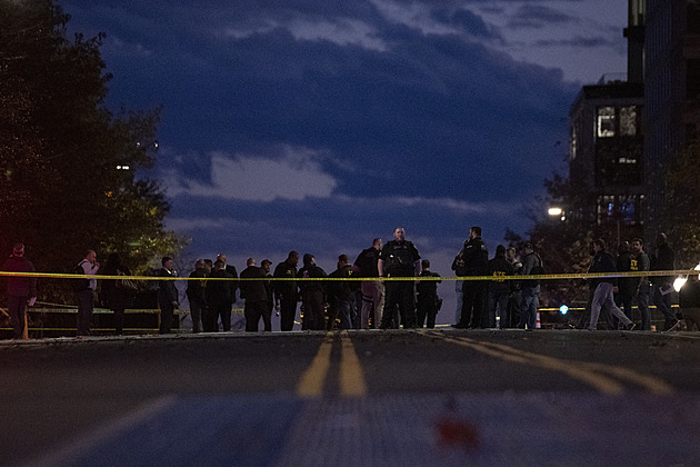 Podezřelým ze střelby na gardisty u Bílého domu je Afghánec. Dělal pro CIA