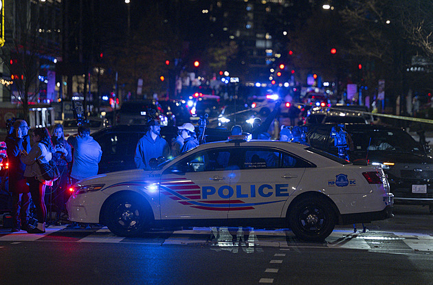 Gardistka postřelená u Bílého domu zemřela. Druhý zraněný stále bojuje o život