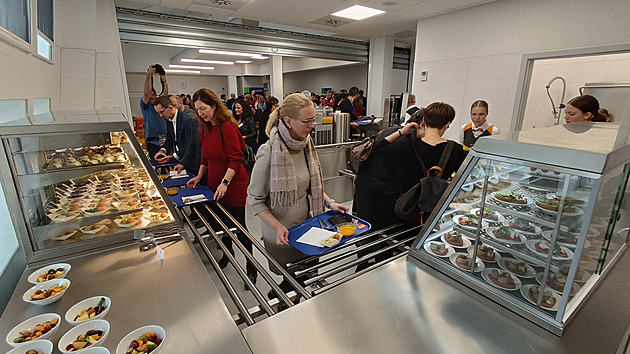 İnşaat okulunun üst katı yirmi yıldır kullanılmayı bekliyordu