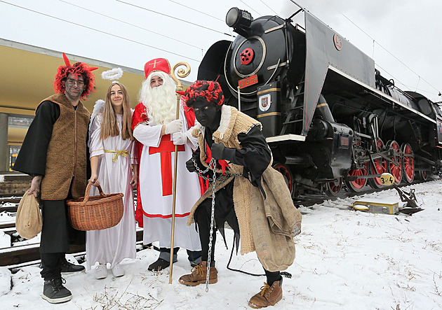 Na trat v Karlovarském kraji vyrazí tradiní Mikuláské vlaky.