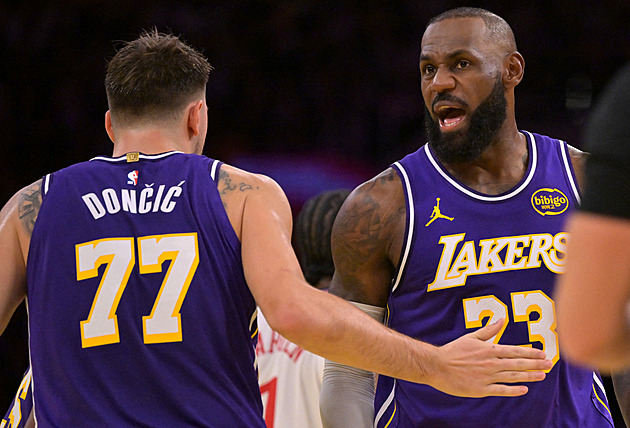 Vánoční dárek pro fanoušky. Dončič se do sestavy Lakers vrací už o svátcích