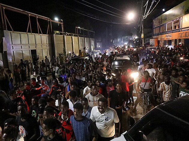 Oslavy haitsk�ho postupu na mistrovstv� sv�ta ve fotbale zaplnily ulice...
