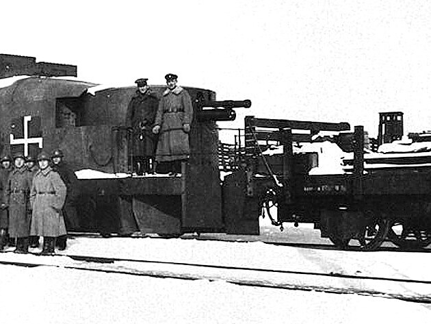 Jeden ze dvou fin�ln�ch finsk�ch obrn�n�ch vlak� sestaven�ch po ob�ansk� v�lce,...