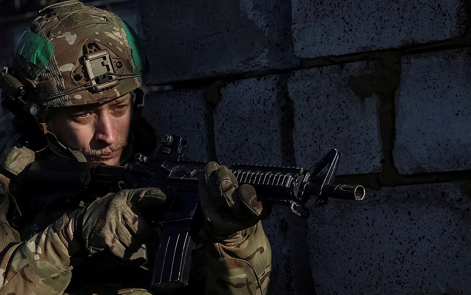 „Spáchal sebevraždu, není to hrdina.“ Blízcí ukrajinských vojáků čelí stigmatizaci